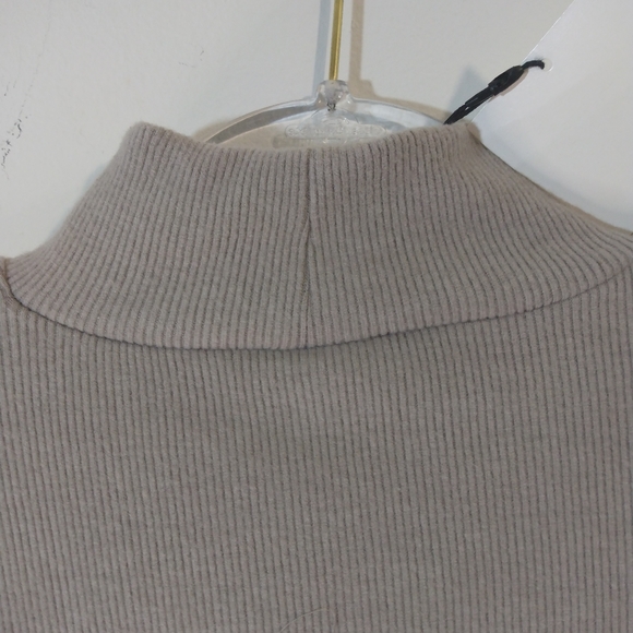 ZARA gray pearl long sleeve turtle neck sz L - Picture 9 of 9